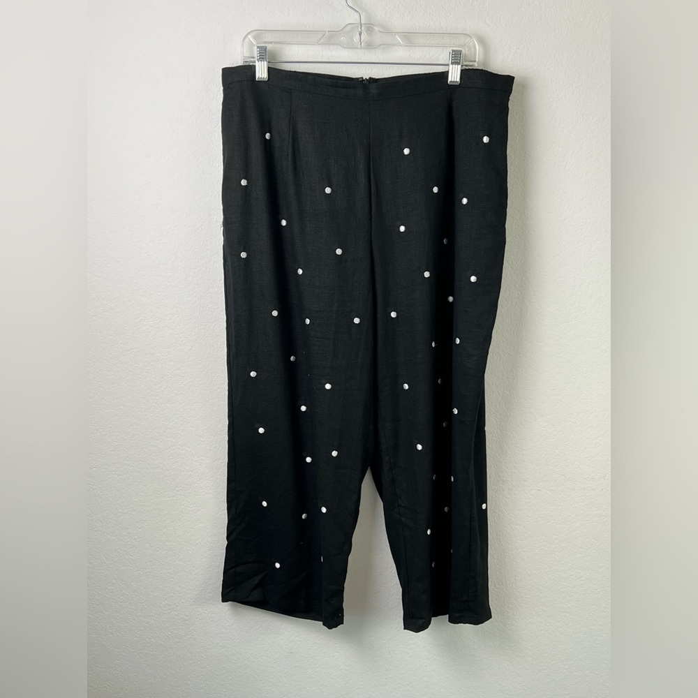 Richard Malcolm Woman Linen Rayon Black White Embroidered Polka Dot Capri Pants